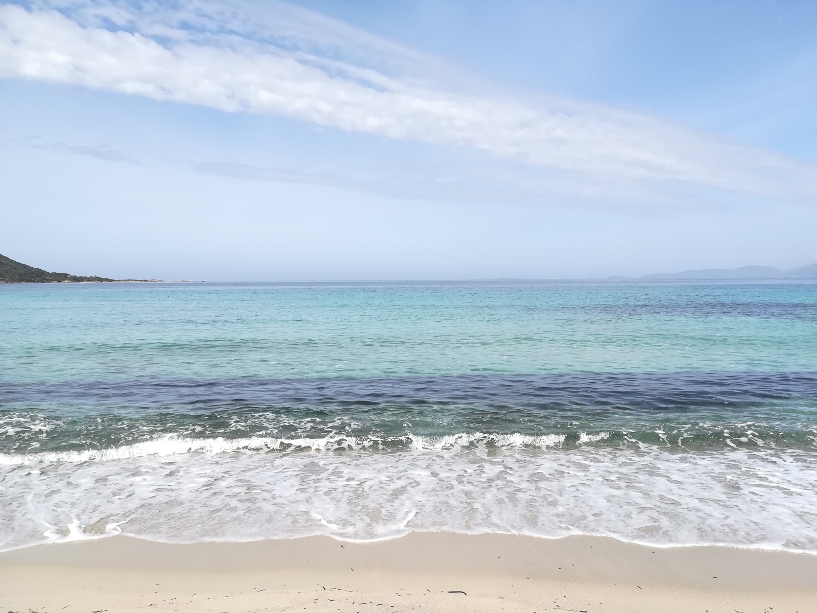 Photo de Calvi beach - endroit populaire parmi les connaisseurs de la détente