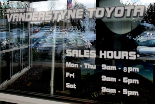 Car Dealer «Vanderstyne Toyota», reviews and photos, 4374 W Ridge Rd, Rochester, NY 14626, USA