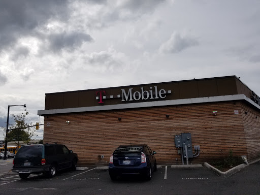 Cell Phone Store «T-Mobile», reviews and photos, 330 Rainier Ave S, Renton, WA 98057, USA