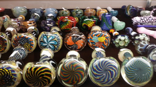 Tobacco Shop «High Tide Tobacco & Gifts», reviews and photos, 3633 W Kennedy Blvd, Tampa, FL 33609, USA