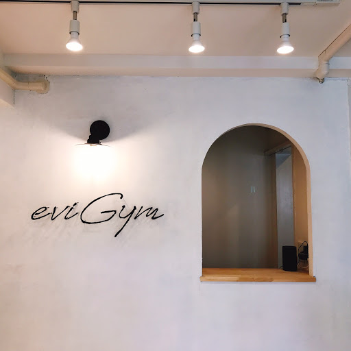 eviGym 表参道店