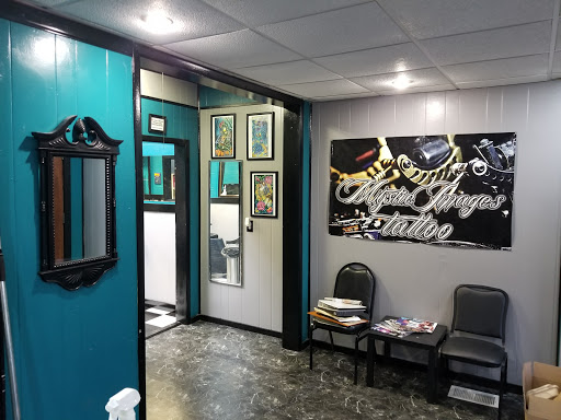 Two Twenty Two Tattoo LLC., 308 West Main Street, Greenwood, IN 46142, USA, 
