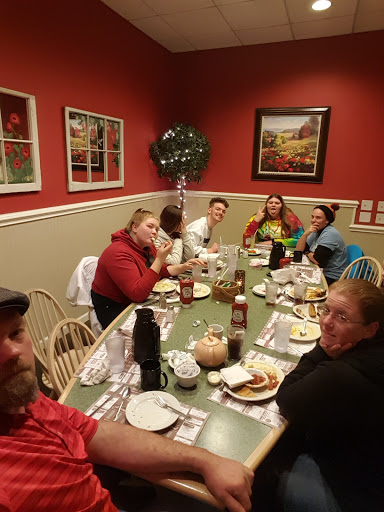 Restaurant «HOMETOWN FAMILY RESTAURANT», reviews and photos, 1 N Londonderry Square, Palmyra, PA 17078, USA