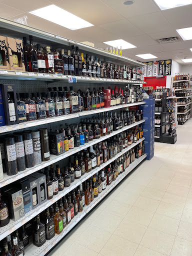 Liquor Store «OMG Liquor & Wine», reviews and photos, 302 N Bridge St, Yorkville, IL 60560, USA