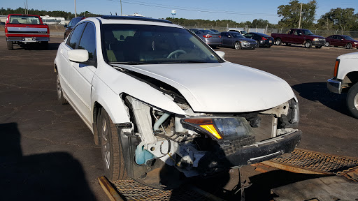 Auto Body Shop «LITTLE MANS PAINT & BODY LLC», reviews and photos, 5811 Myrtle Rd, Milton, FL 32583, USA