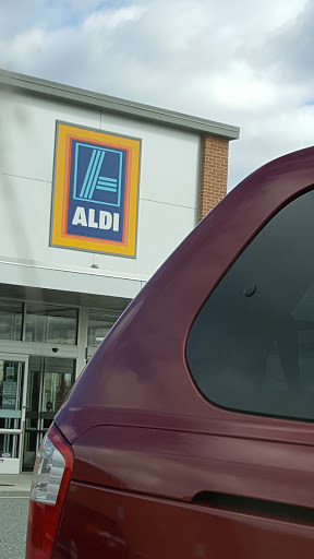 Supermarket «ALDI», reviews and photos, 746 S Philadelphia Blvd, Aberdeen, MD 21001, USA