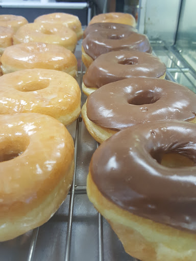 Donut Shop «Donut World», reviews and photos, 27672 Santa Margarita Pkwy, Mission Viejo, CA 92691, USA