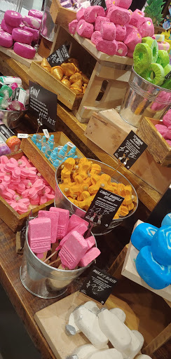 Cosmetics Store «Lush Cosmetics», reviews and photos, 825 Dulaney Valley Rd #2100, Towson, MD 21204, USA