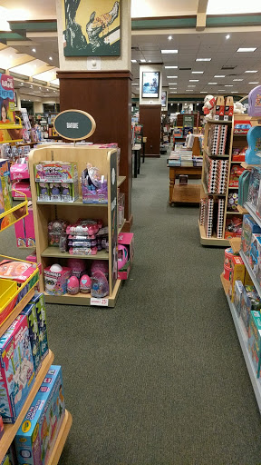 Book Store «Barnes & Noble», reviews and photos, 1212 Greenbrier Pkwy, Chesapeake, VA 23320, USA