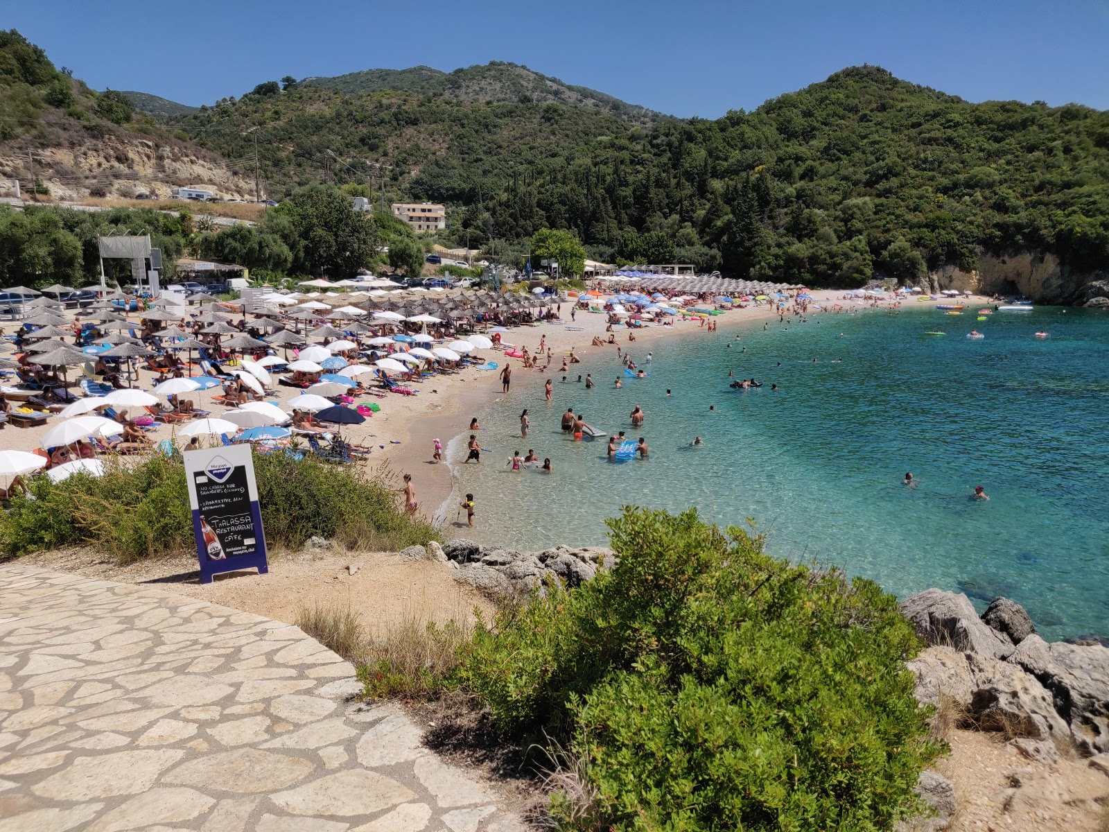 Zdjęcie Plaża Megali Ammos - polecane dla podróżujących z dziećmi rodzinnych