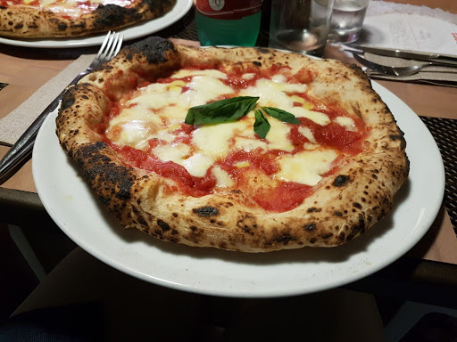 Pizzeria Dorys in Trentola-Ducenta, Provincia di Caserta
