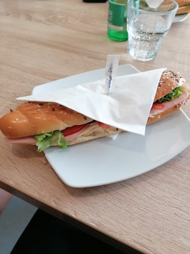 Komentari i recenzije Biberon Food & Caffe KBC Split