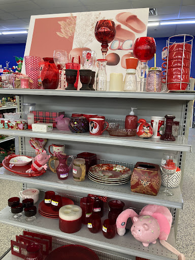 Thrift Store «Goodwill Industries of Greater Cleveland & East Central Ohio», reviews and photos, 23100 Lorain Rd, North Olmsted, OH 44070, USA