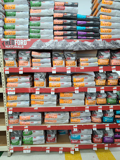 Pet Supply Store «Pet Supplies Plus», reviews and photos, 6845 Highland Rd, White Lake, MI 48383, USA