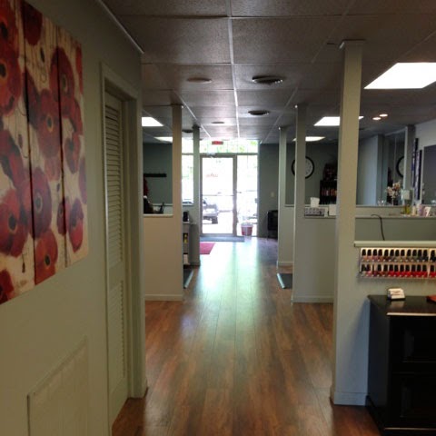 Hair Salon «Mad Jac Salon», reviews and photos, 511 Kirkwood Ave, Iowa City, IA 52240, USA