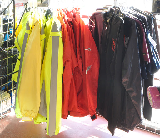 Bicycle Store «Gresham Bicycle Center», reviews and photos, 567 NE 8th St, Gresham, OR 97030, USA