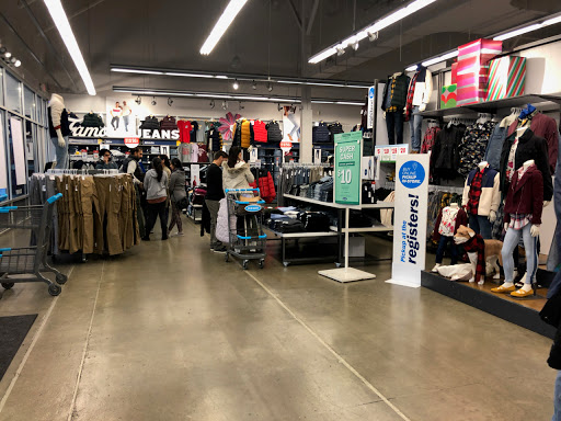 Clothing Store «Old Navy», reviews and photos, 45215 Worth Ave, California, MD 20619, USA