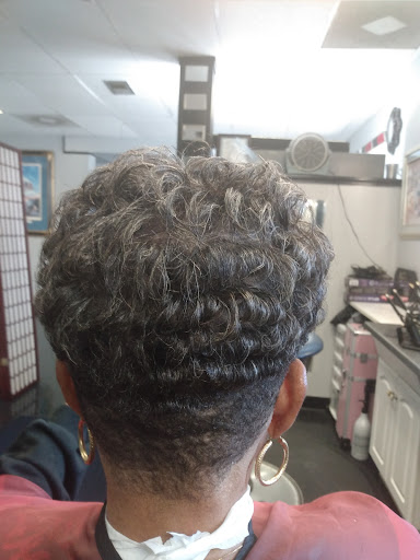 Barber Shop «Visions Beauty & Barber Shop», reviews and photos, 260 Southbound Gratiot Ave, Mt Clemens, MI 48043, USA