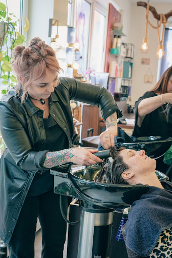 mocut Hair & Make-Up Studio In Timelkam