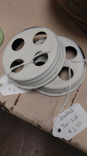 Grocery Store «Troutt Old Time General Store And Market», reviews and photos, 433 N 4th St, Paducah, KY 42001, USA