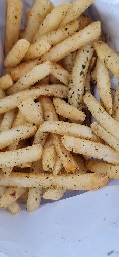 Opening hours for McDonald's Metropolis