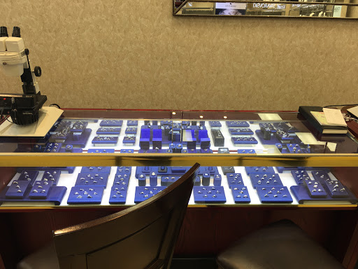 Jewelry Store «Hannoush Jewelers - Enfield», reviews and photos, 118 Elm St, Enfield, CT 06082, USA