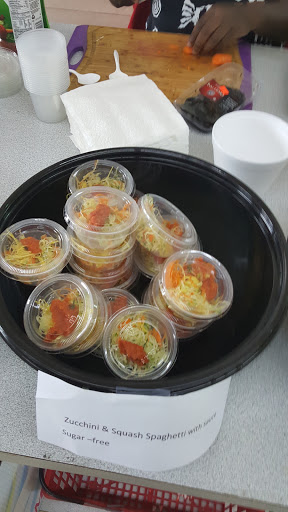 Pizza Delivery «First Harvest Produce and Pizza», reviews and photos, 1400 Seminole Blvd, Largo, FL 33770, USA