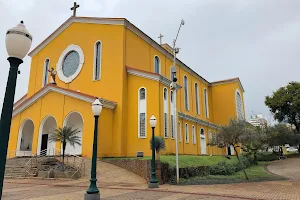 Igreja Matriz Paróquia São Pedro Apóstolo image