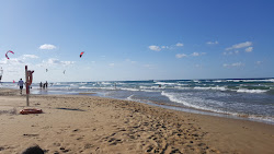 Fotografie cu Burc beach și așezarea