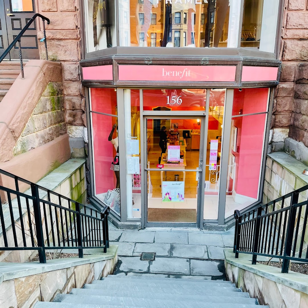 Benefit Cosmetics Boutique & BrowBar Lounge