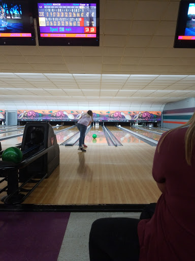 Bowling Alley «Crest Lanes Inc», reviews and photos, 2014 W 2nd St, Marion, IN 46952, USA