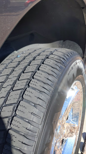 Tire Shop «Discount Tire Store - Glendale, AZ», reviews and photos, 5990 W Behrend Dr, Glendale, AZ 85308, USA