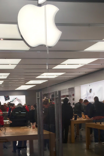 Computer Store «Apple Short Pump Town Center», reviews and photos, 11800 W Broad St, Henrico, VA 23233, USA