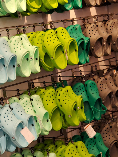 Shoe Store «Crocs», reviews and photos, 607 Bluebird Ct, Central Valley, NY 10917, USA