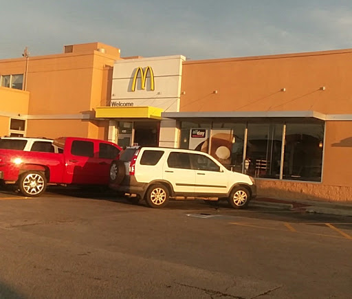 Shopping Mall «Woodforest Shopping Center», reviews and photos, 443 Uvalde Rd, Houston, TX 77015, USA