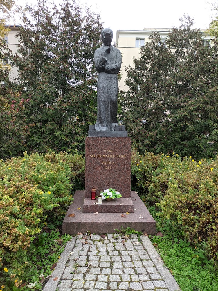 Maria Skłodowska-Curie Statue