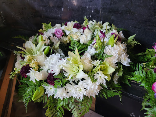 Florist «Morning Pond Flowers & Design», reviews and photos, 899 Blooming Grove Turnpike, Vails Gate, NY 12584, USA