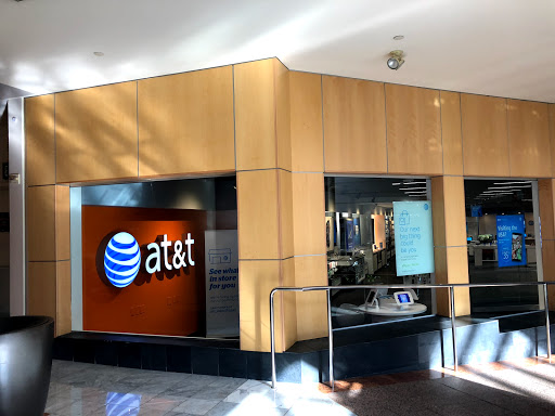 Cell Phone Store «AT&T», reviews and photos, 3251 20th Ave #240, San Francisco, CA 94132, USA