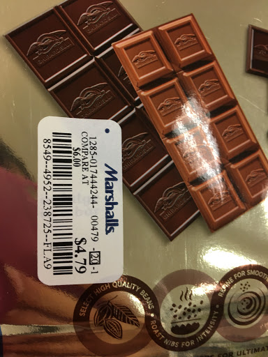 Shopping Mall «Powell Street Plaza Shopping Center», reviews and photos, 5795 Christie Ave, Emeryville, CA 94608, USA