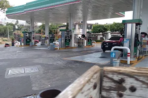 Gasolinera Pemex image