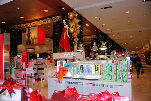 Shopping Mall «Union Square, San Francisco», reviews and photos, 333 Post St, San Francisco, CA 94108, USA