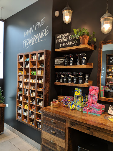 Cosmetics Store «Lush Cosmetics», reviews and photos, 1727 N Damen Ave, Chicago, IL 60647, USA