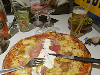Pizza du Pizzeria La Petite Venise à Cosne-Cours-sur-Loire - n°18