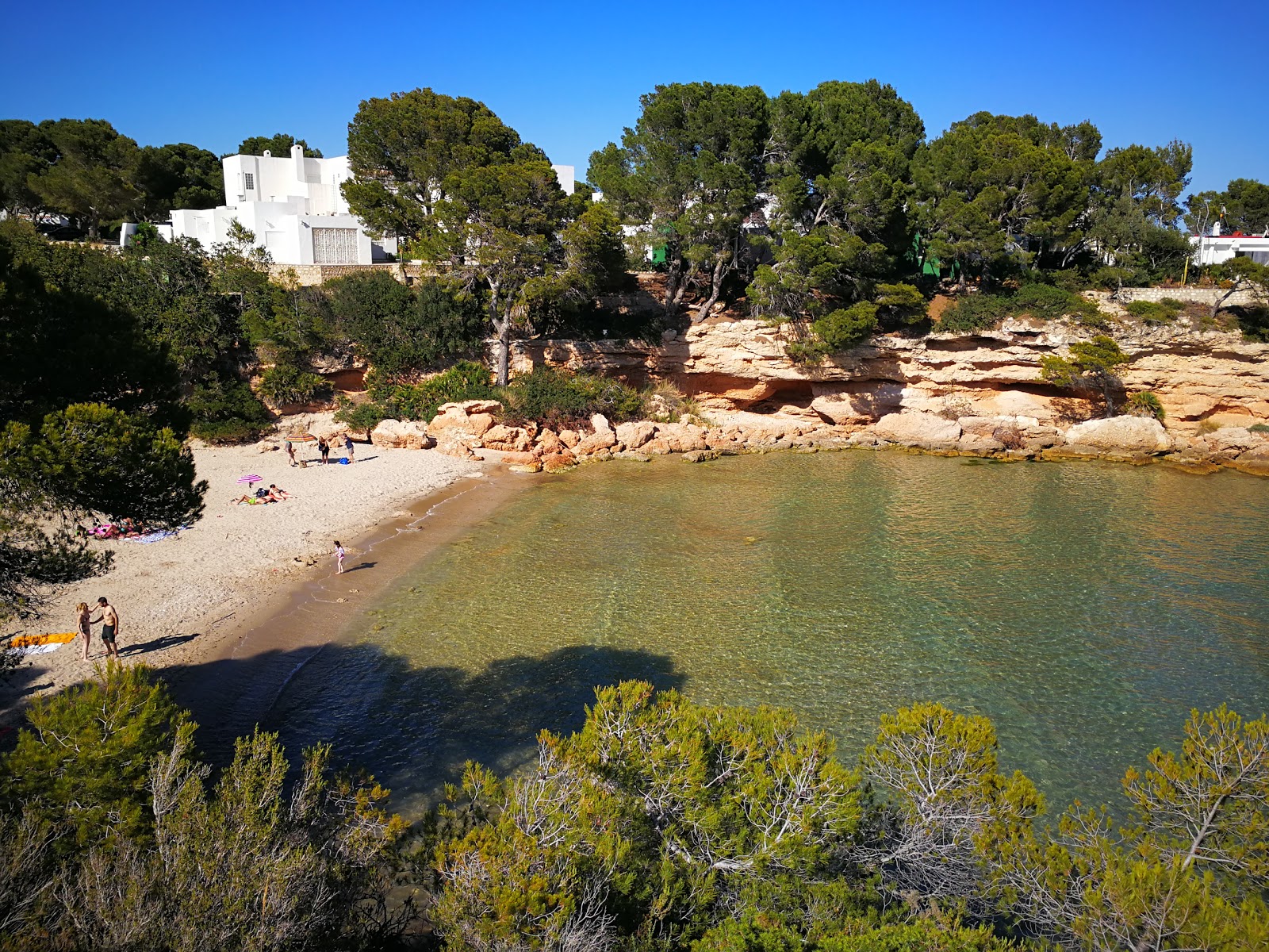 Zdjęcie Playa Calafat z powierzchnią beżowy piasek
