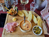 Charcuterie du Restaurant de fondues Le Monchu Restaurant Savoyard à Chamonix à Chamonix-Mont-Blanc - n°18