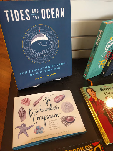 Book Store «Beach Books», reviews and photos, 616 Broadway St, Seaside, OR 97138, USA