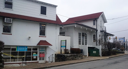 Thrift Store «Bryn Mawr Hospital Thrift Shop», reviews and photos, 804 County Line Rd, Bryn Mawr, PA 19010, USA