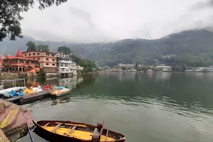 Nainital Lake Boat Point image