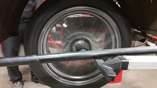 Tire Shop «Discount Tire Store - Apple Valley, MN», reviews and photos, 15102 Foliage Ave, Apple Valley, MN 55124, USA