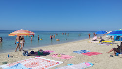 Foto von Spiaggia di Torre Pali mit sehr sauber Sauberkeitsgrad